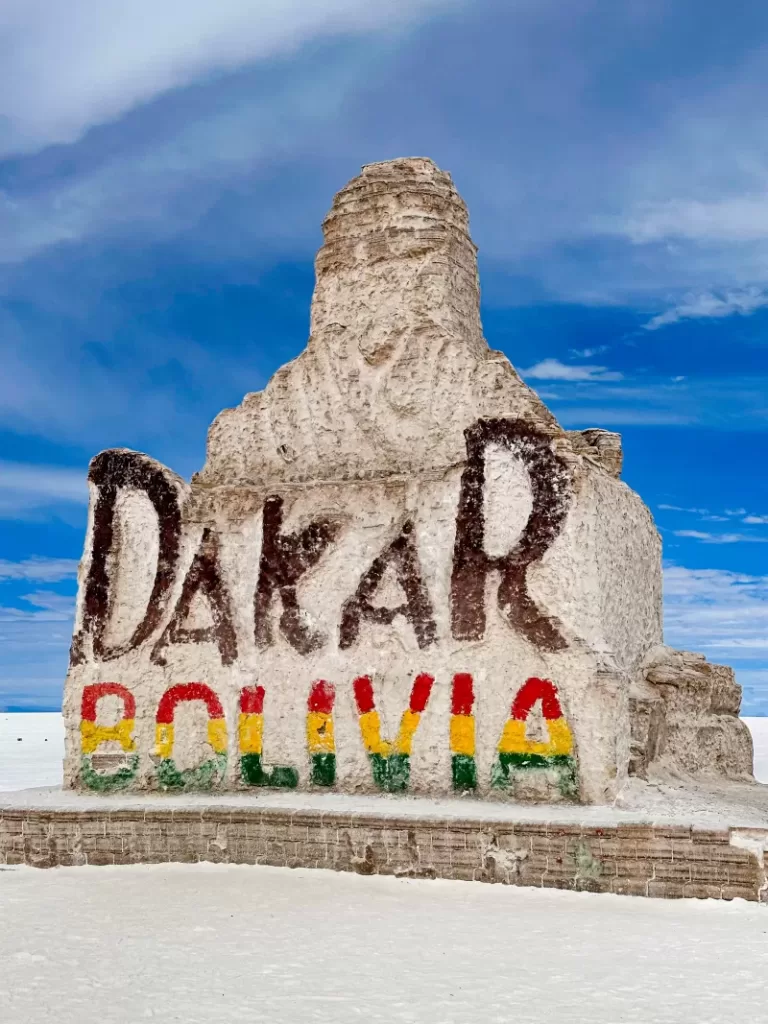 monumento dakar, salar de uyuni, bolivia